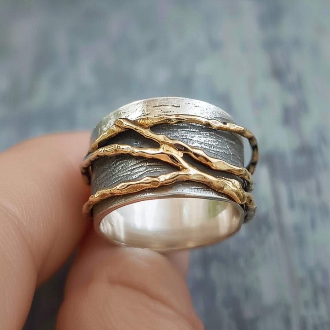 Ring med sølv- og guldtråde