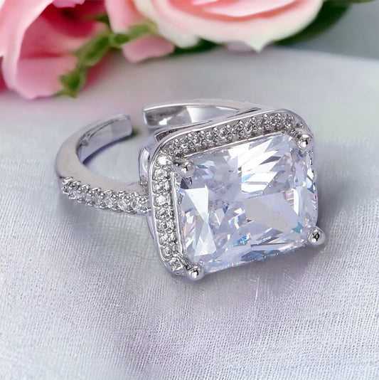 Giulia WGF Solitaire Ring