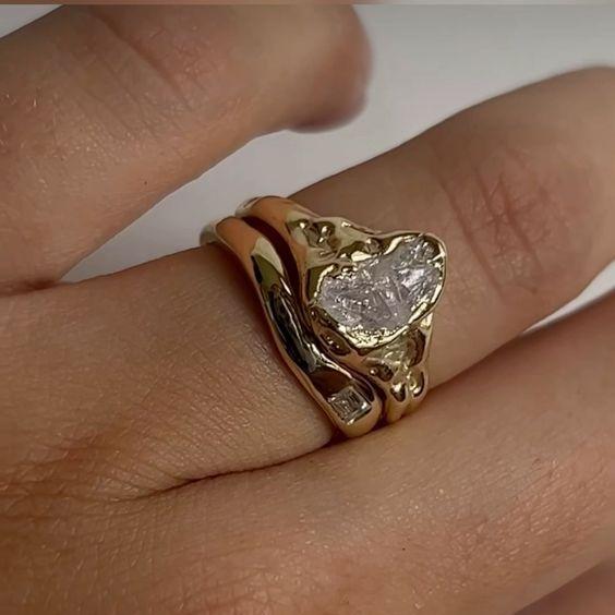 Vintage hvid glas gylden smedet ring