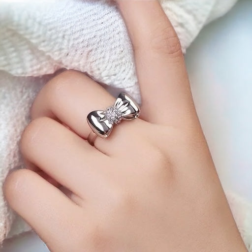 Nora Puffed Ribbon Bow Ring - guld eller sølv
