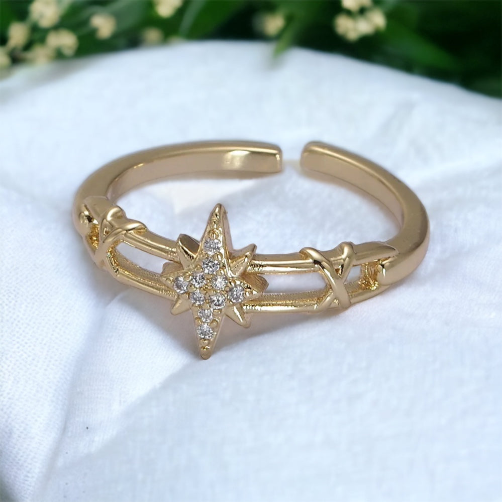 Clarissa North Star Ring - guld eller sølv