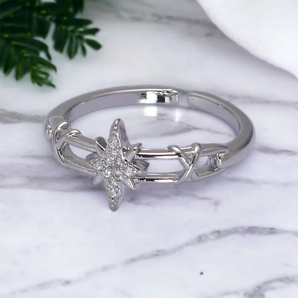 Clarissa North Star Ring - guld eller sølv