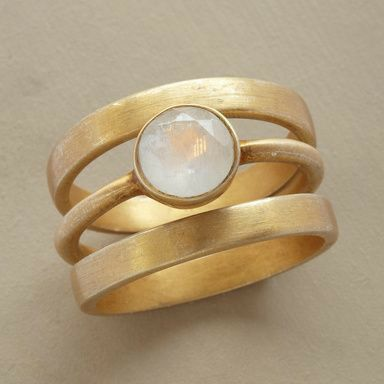 Vintage guld og indlagt månesten-ring