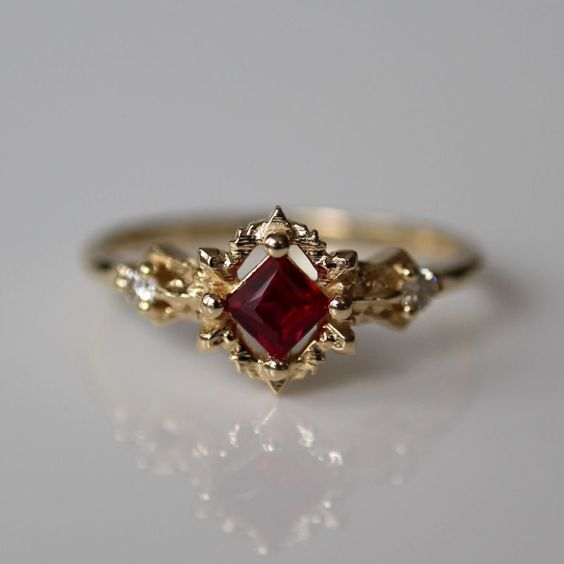 Vintage rød zirkonia guldring